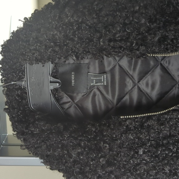 Faux fur jacket - Picture 2 of 3